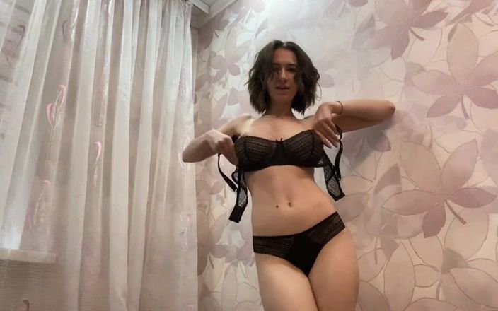 Kitty Kriss: 내 자지를 빨아주는 거유 밀프