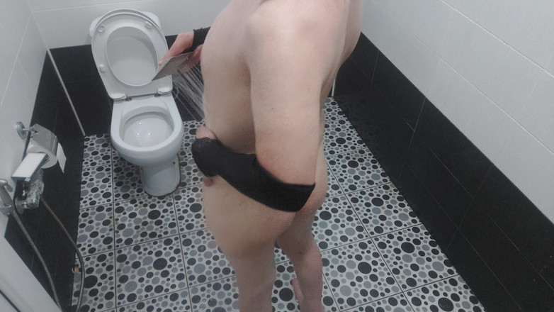 Kitty_Cross: Culo trans bianco delizioso corpo sinuoso flirta sul pavimento del...