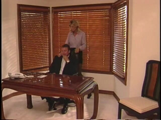 American Idol X: Große möpse, sexy milf fickt im büro