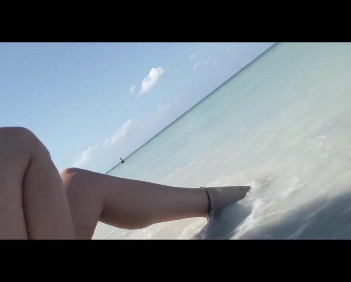 Princess Lextacy: Escucha mis pasos al pie en la playa