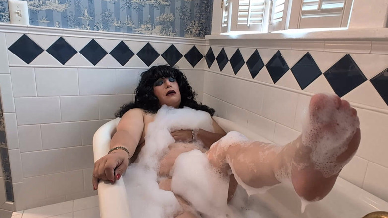 Tongue Lashor 69: Adore mes pieds 02