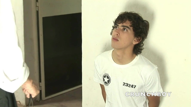 Straight fucking boy in uniform: Yougn Straigth, prisonnne rusée par le tuteur