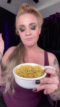 Fetish Late Night Foodie Jumaat