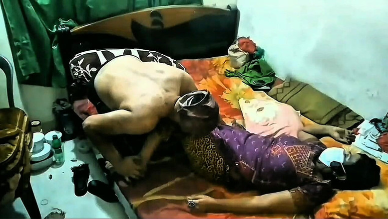 Romjan Khan: żona cieszyć się przez nieznanych mężczyzn Prośba