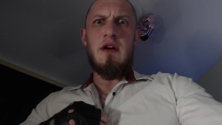 Hunky time: Domina, Cospe Saliva E Libera Esperma.