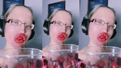 FinDom Goaldigger: Asmr Strawberry Eating - Asmr, Óculos de Olho, Gianess, Batom, Lábios Grandes,...