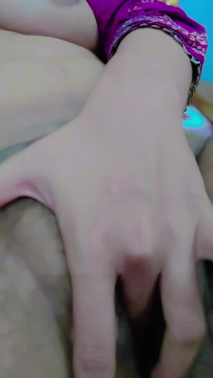 Fuckkkker: Söt tjej knullar hennes fitta med fingrarna på videosamtal tight...