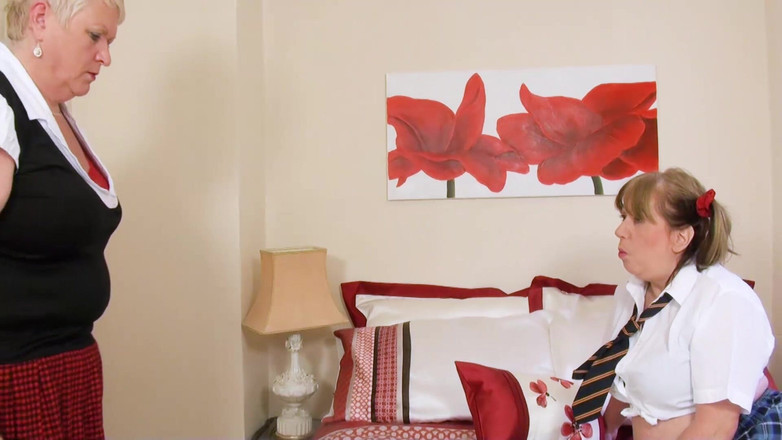 Ukjoolz and Friends: Step-mother Trisha, Joolz and T-girl Vicki