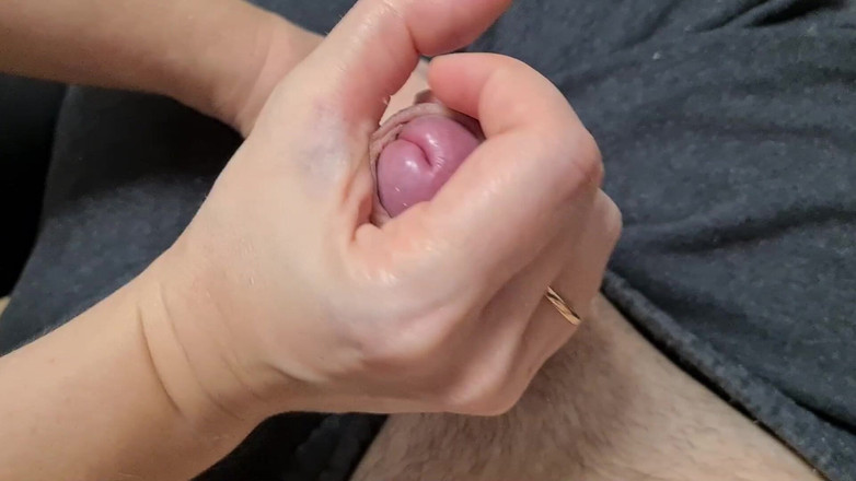 Testicarl: Napalona żona szarpie męża kutasa