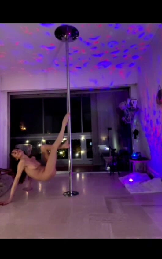 Chris06d72: Nahé podpatky a dildo