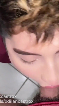 Lelaki lurus pelayar awam mengongkek pantat gay muda tanpa kondom dan memancut ke dalam di dalam lorong awam creampie