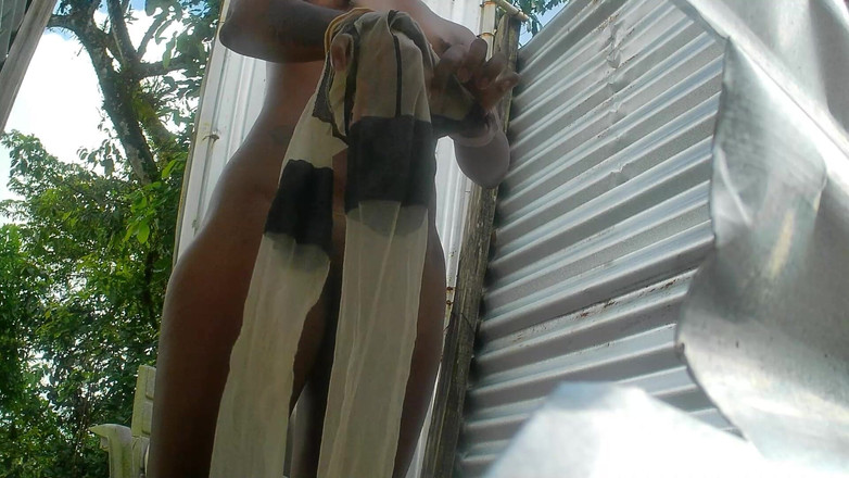 zendella usain: Beautiful Latinas in Outdoor Booth