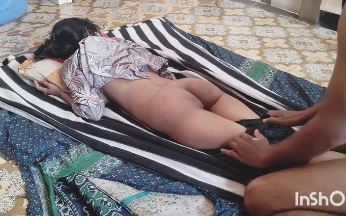 Desishycouple: मेरे गांव की भाभी बहुत सेक्सी है। भाग 1