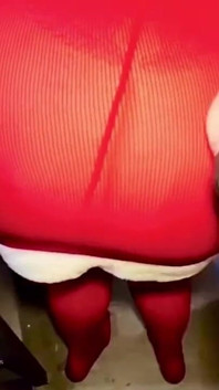 Un beau-fils fête Noël avec Mme Santa, elle est venue réaliser ses fantasmes sexy, sodomie et éjaculation