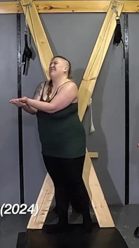 Nichole的胸部和手部破坏高清