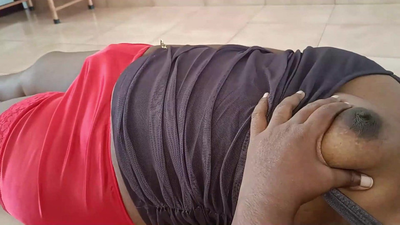 Luxmi Wife: 第3集 - 女大学生在家自慰