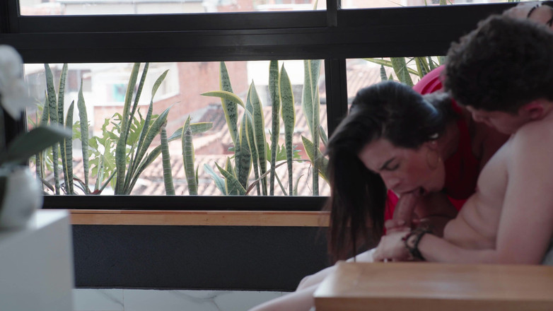 Kylei Ellish: 年轻熟女大屁股拉丁人与丈夫性交作为周年惊喜