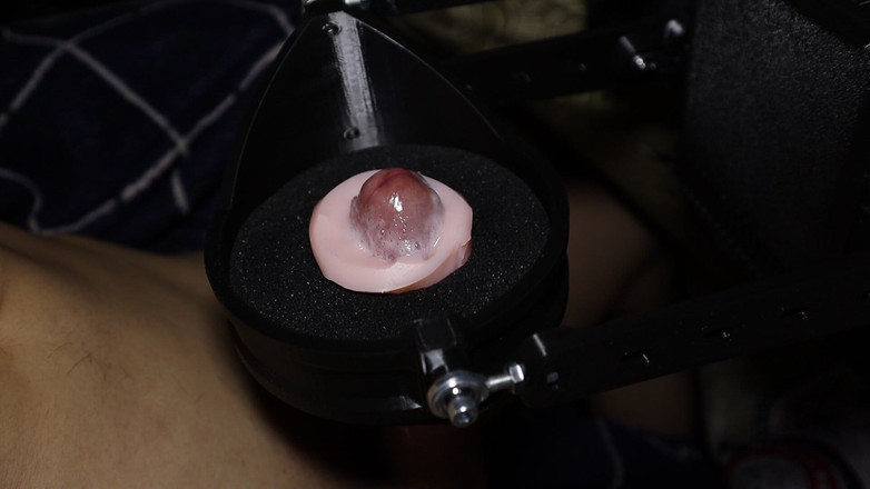 SEXY_GUYBEST: Masturbatore automatico in azione ma cerco di non venire e...