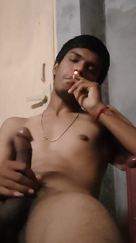 Cute boy masterbation z paleniem