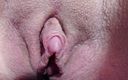 Cute Blonde 666: Enorme clitóris masturbando em close-up