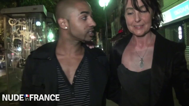 La France a Poil: หีแก่กลางคนดูดควยดำหนุ่ม