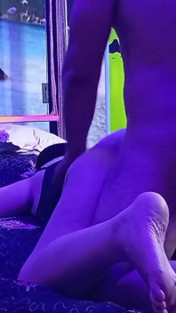 ฉันจองเตียงสองเตียง แต่มีเพียงเตียงเดียว ลูกพี่ลูกน้องสาวของกูกับกูเย็ดกัน