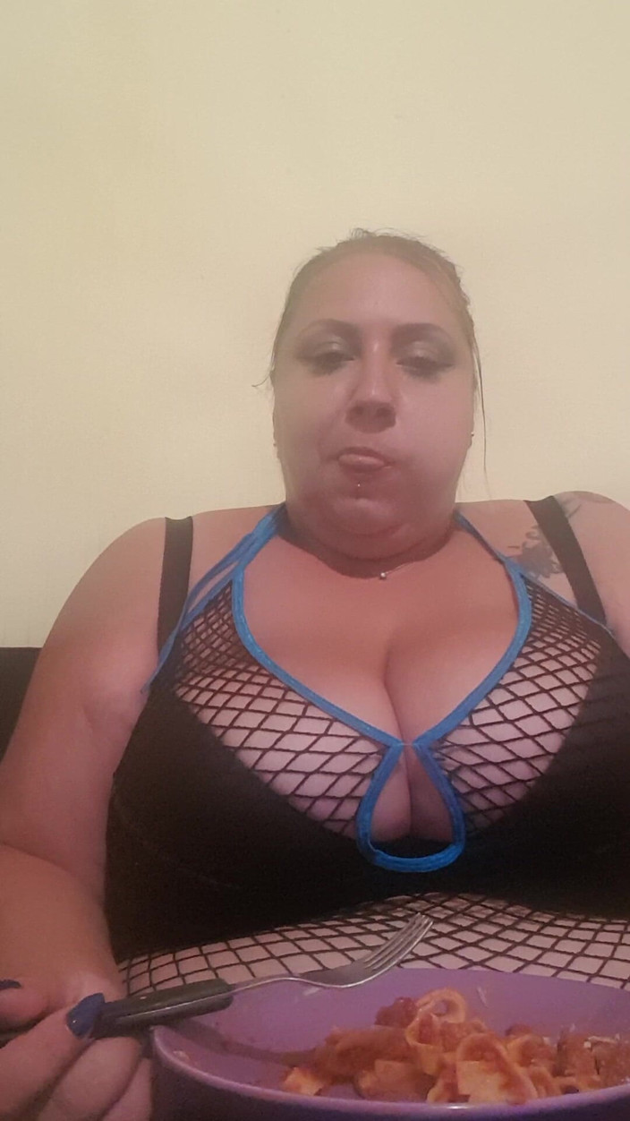 LoraBbw: Stuffing My Self with Pasta/feedee