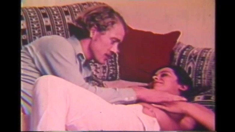 Vintage Usa: モンスターコックヴィンテージによって毛深い猫で犯された美しい若い女