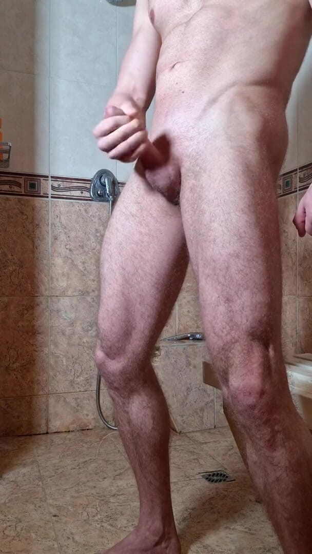 Martin Hard: Horny stud jerking off in shower
