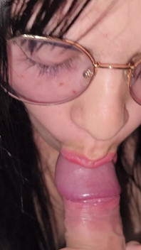 La Sexy Y Caliente Laura Se Folla a Un Tecnico Que Arrelgo Su Computadora! Recibe Semen En Su Cara