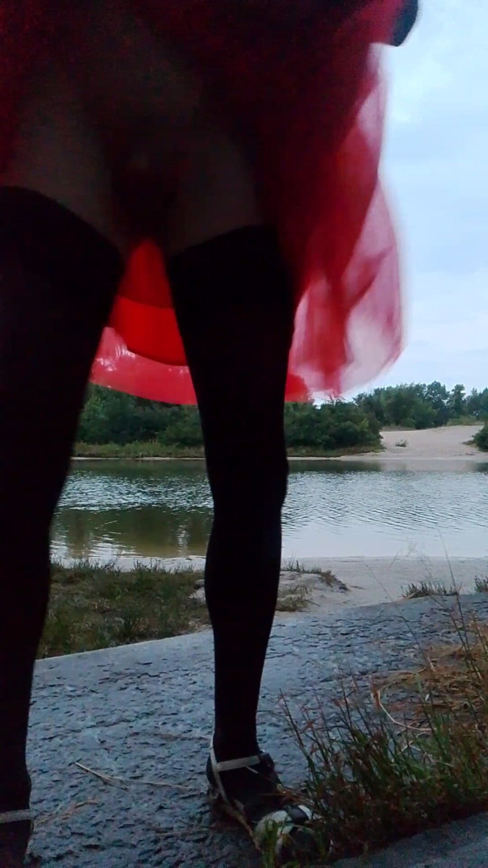 MilaFemboyUA: Mă antrenez în natură