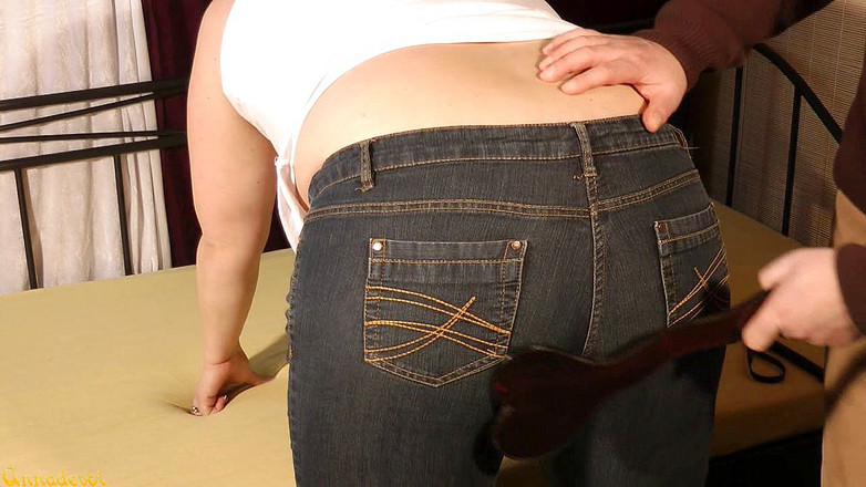 Anna Devot: Annadevot - 我打屁股