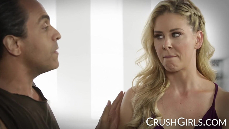 Crush Girls: Cherie Deville a její nevlastní dcera Honey Gold zlobí