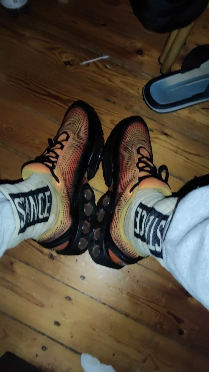 SmokedAlloy2: Dirtyjunkbro behöver inte en toalett för att pissa. Han gör...