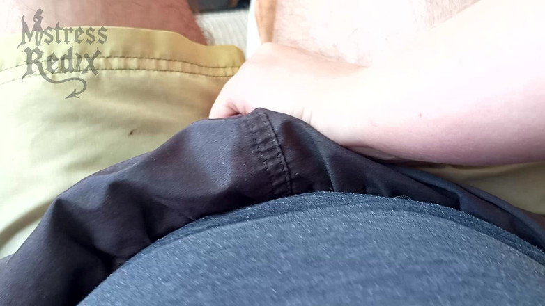 Mistress Redix: Bóp ngắn và đấm bi