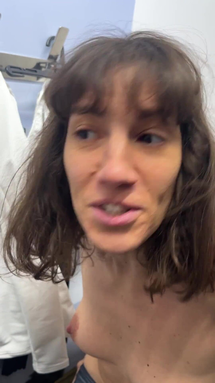 Lety Howl: Je me fais baiser dans une cabine d’essayage decat