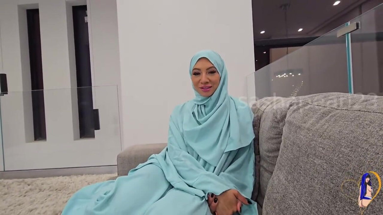 Sasha Pearl: Perempuan jalang hijabi kahwin kombo deep blowjob kucap dubur creampie