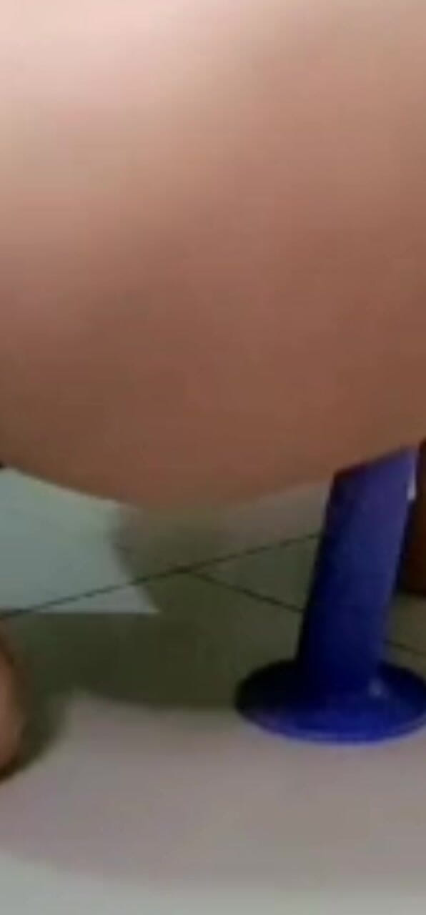 Novita_gemoy: लाइव डिल्डो भाग 2