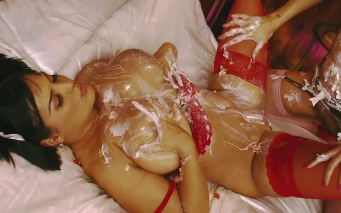 Very hot hardcore: Two Flirty Babes Got Creamed And Licked Their Tight Pussies