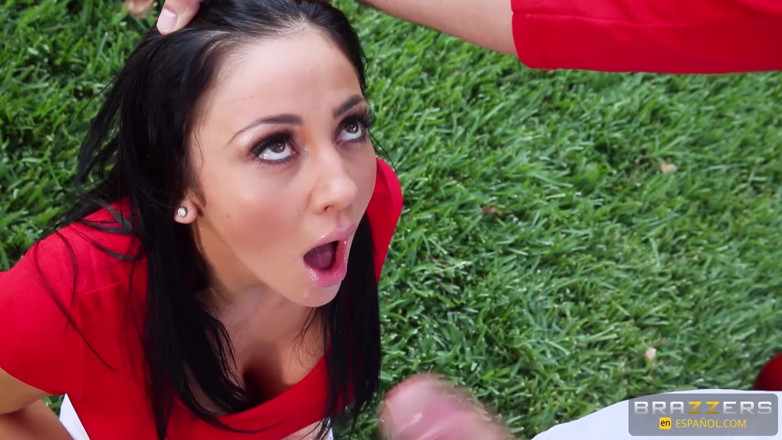 BRAZZERS: Brazzers - гра в бейсбол, тоді ця гаряча краля бере на себе моє тіло