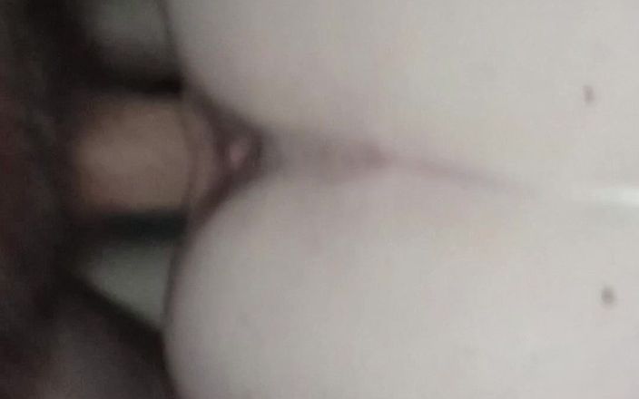 SexyMilf2008: İri güzel kadın oral seks ve dölleme ile sikişiyor