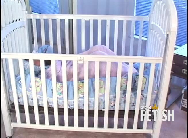 Kings Of Fetish: Bonă este futută în pizdă și cur de un tip pitică mai în...