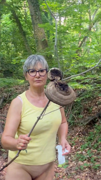 Madam O venkovní anál 6 - Včela a houby!!