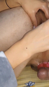 Femdom urinrörsljud slavkuk med enorm dilator, skjuter stora dildos upp röv, prostata massage