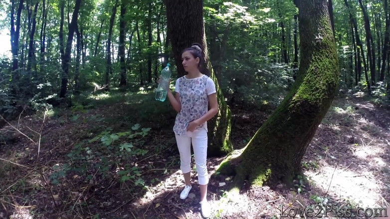 Love 2 Piss: Pissing in the Woods