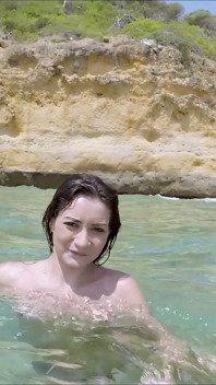 Naga Valentina Bianco dostaje ciężko jebanie na plaży