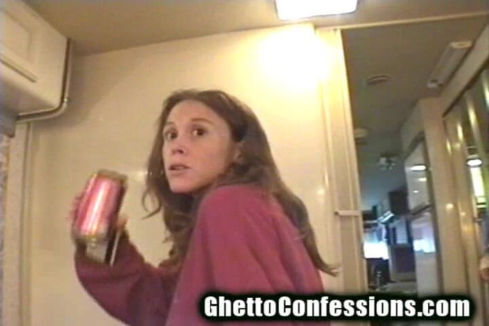 Ghetto Confessions: In kont geneukt zwangere hoer anaal in camper zuigt ook...