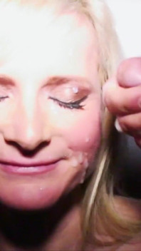 MiLF troia matura si spinge in un luogo appartato per una sessione di pecorina sporca