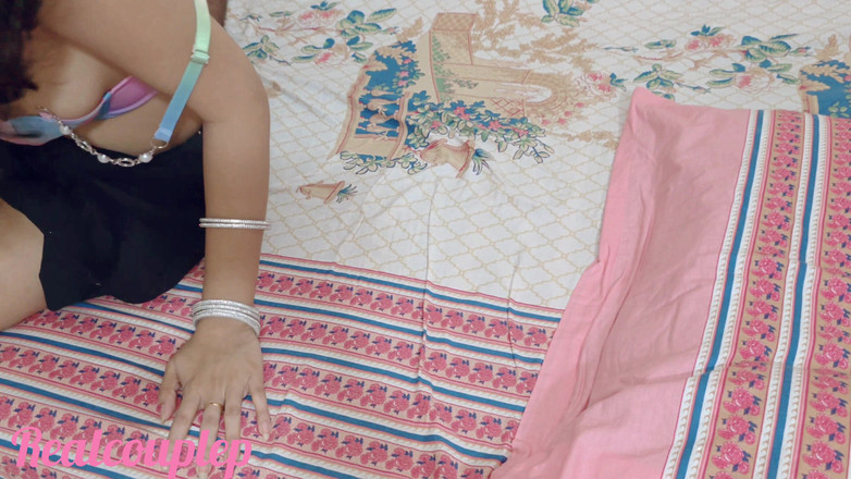 Bplove: インドのホットな美しいBhabhi Sareeロマンスとクソ