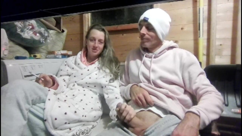 SkinnyWithAHugeDick: Fumar e brincar sensual compilação